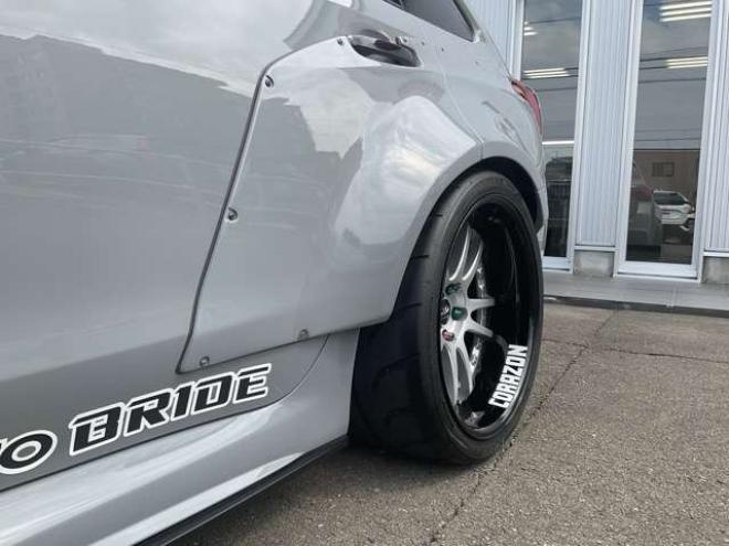 レヴォーグ2.0 STI スポーツ アイサイト 4WD　東京オートサロン2020受賞車　フロント片側60mmワイド　リア片側85mmワイド　ナルドグレー全塗装　BRIDEセミバケットシート　WRX後期Fバンパー　フロント6POTキャリパー　CUSCO製車高調　車幅公認済み 2000