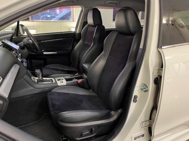 レヴォーグ２．０　ＧＴ－Ｓアイサイト　本州仕入　禁煙車　ＳＴｉエアロ　衝突軽減システム　レーダークルーズ　純正ブラックハーフレザーシート　シュタイナー１９インチＡＷ　純正１８ＡＷ＋スタッドレスタイヤ　ストラーダナビ　Ｂｌｕｅｔｏｏｔｈ 4WD 2000 5Dr