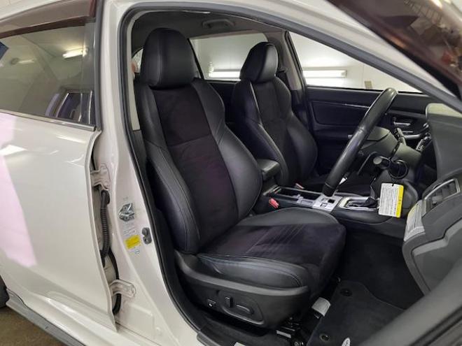 レヴォーグ２．０　ＧＴ－Ｓアイサイト　本州仕入　禁煙車　ＳＴｉエアロ　衝突軽減システム　レーダークルーズ　純正ブラックハーフレザーシート　シュタイナー１９インチＡＷ　純正１８ＡＷ＋スタッドレスタイヤ　ストラーダナビ　Ｂｌｕｅｔｏｏｔｈ 4WD 2000 5Dr