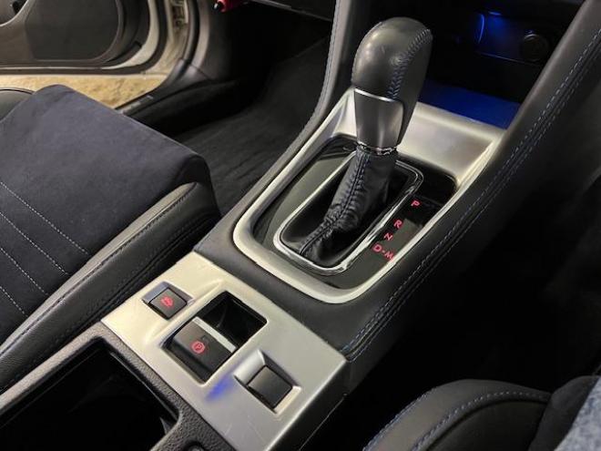 レヴォーグ２．０　ＧＴ－Ｓアイサイト　本州仕入　禁煙車　ＳＴｉエアロ　衝突軽減システム　レーダークルーズ　純正ブラックハーフレザーシート　シュタイナー１９インチＡＷ　純正１８ＡＷ＋スタッドレスタイヤ　ストラーダナビ　Ｂｌｕｅｔｏｏｔｈ 4WD 2000 5Dr