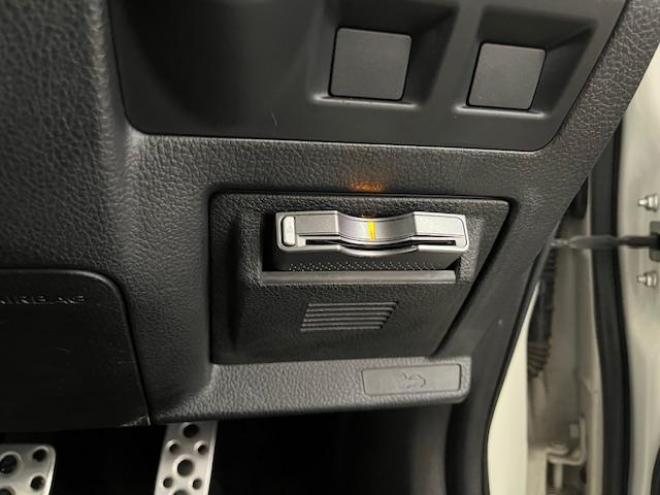 レヴォーグ２．０　ＧＴ－Ｓアイサイト　本州仕入　禁煙車　ＳＴｉエアロ　衝突軽減システム　レーダークルーズ　純正ブラックハーフレザーシート　シュタイナー１９インチＡＷ　純正１８ＡＷ＋スタッドレスタイヤ　ストラーダナビ　Ｂｌｕｅｔｏｏｔｈ 4WD 2000 5Dr