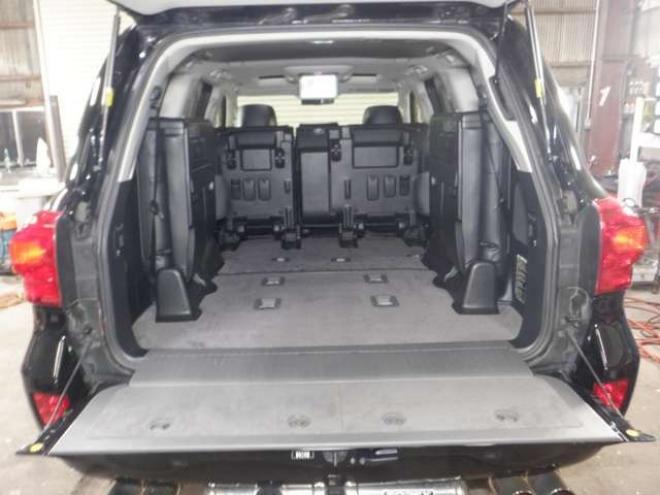 ランドクルーザー200 4.6 ZX 4WD　本州仕入・ナビ・TV・B/T・サンルーフ・革　Bカメラ・ガナドールマフラー・ヒッチメンバー・シートヒーター・エアコン・電動シート・電動リアゲート 4600