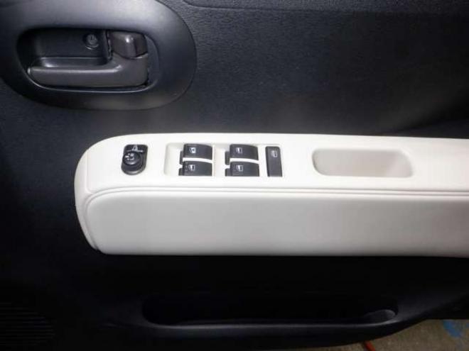 ミラココアL 4WD　ナビ・TV・B/T・Bカメラ・社外エンスタ・車検新規2年・リア修復済み・キーレスキー・エコアイイドル・ライトレベライザー・ベンチシート 660