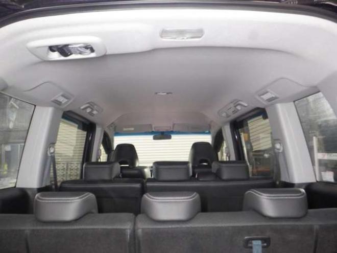 ステップワゴン2.0 スパーダ Z クールスピリット 4WD　本州仕入・後期型・ナビ・TV・Bカメラ・両側電動・スマートキー・クルコン・ETC・ワイパーデアイサー・HID・リアヒーター・フォグランプ・アイドリングストップ・フルフラットシート・パドルシフト 2000