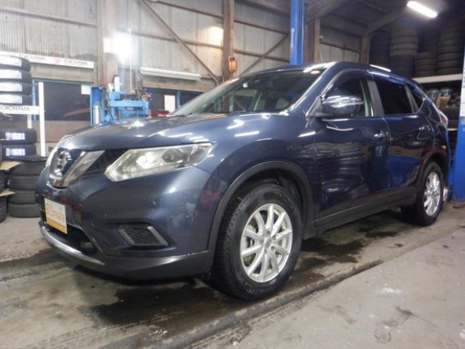 エクストレイル2.0 20X ハイブリッド エマージェンシーブレーキパッケージ 4WD　ナビ・TV・B/T・全方位カメラ・前席シートヒーター・LEDヘッドライト・電動リアゲート・純正エンスタ・インテリキー・プッシュスタート・衝突軽減・レーンキープ・クルコン・クリアランスソナー・ETC 2000