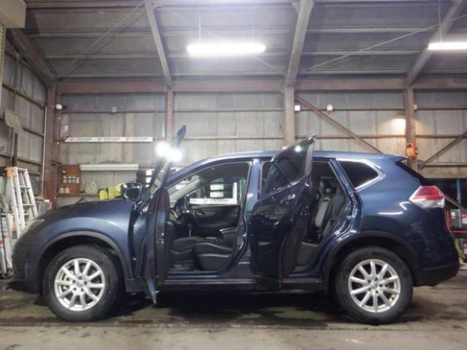 エクストレイル2.0 20X ハイブリッド エマージェンシーブレーキパッケージ 4WD　ナビ・TV・B/T・全方位カメラ・前席シートヒーター・LEDヘッドライト・電動リアゲート・純正エンスタ・インテリキー・プッシュスタート・衝突軽減・レーンキープ・クルコン・クリアランスソナー・ETC 2000