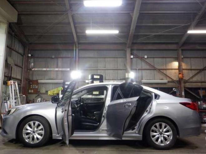 レガシィB4 2.5 4WD　本州仕入・ナビ・TV・B/T・Bカメラ・全席シートヒーター・LEDヘッドライト・アイドリングストップ・メモリー付電動シート・クルコン・パドルシフト・スマートキー・プッシュスタート・アイサイト 2500