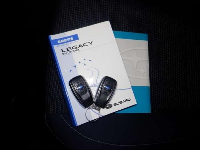 レガシィB4 2.5 4WD　本州仕入・ナビ・TV・B/T・Bカメラ・全席シートヒーター・LEDヘッドライト・アイドリングストップ・メモリー付電動シート・クルコン・パドルシフト・スマートキー・プッシュスタート・アイサイト 2500