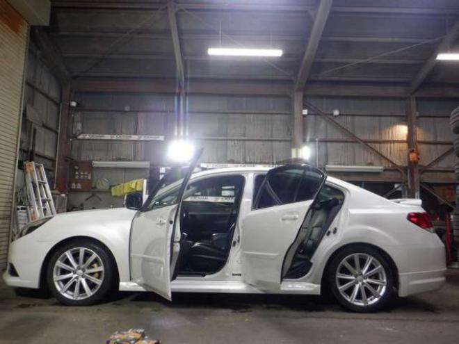 レガシィB4 2.5 i アイサイト Sパッケージ 4WD　後期型・ナビ・TV・Bカメラ・電動シート・スマートキー・プッシュスタート・アイドリングストップ・ETC・HID・パドルシフト・クルコン・フォグランプ・レーンキープ・革調シートカバー・社外エンスタ 2500