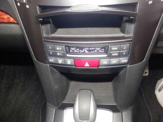 レガシィB4 2.5 i アイサイト Sパッケージ 4WD　後期型・ナビ・TV・Bカメラ・電動シート・スマートキー・プッシュスタート・アイドリングストップ・ETC・HID・パドルシフト・クルコン・フォグランプ・レーンキープ・革調シートカバー・社外エンスタ 2500