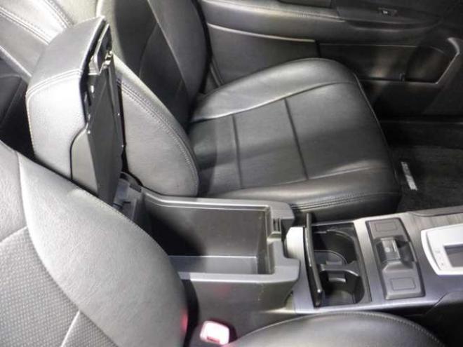 レガシィB4 2.5 i アイサイト Sパッケージ 4WD　後期型・ナビ・TV・Bカメラ・電動シート・スマートキー・プッシュスタート・アイドリングストップ・ETC・HID・パドルシフト・クルコン・フォグランプ・レーンキープ・革調シートカバー・社外エンスタ 2500