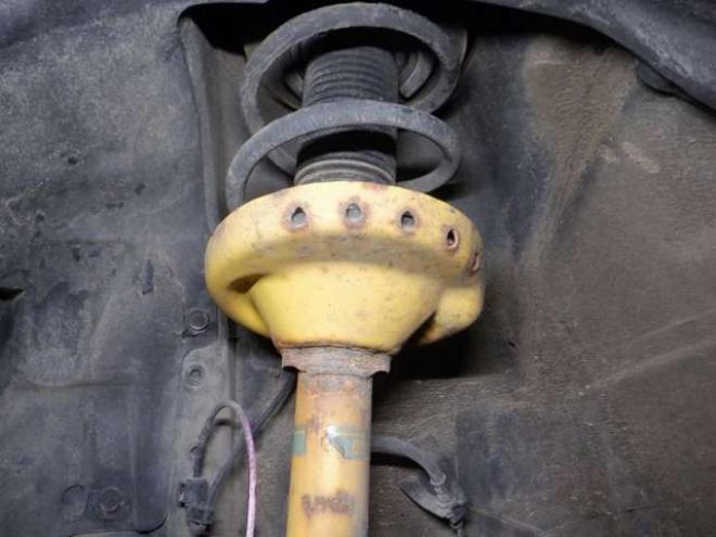 レガシィB4 2.5 i アイサイト Sパッケージ 4WD　後期型・ナビ・TV・Bカメラ・電動シート・スマートキー・プッシュスタート・アイドリングストップ・ETC・HID・パドルシフト・クルコン・フォグランプ・レーンキープ・革調シートカバー・社外エンスタ 2500