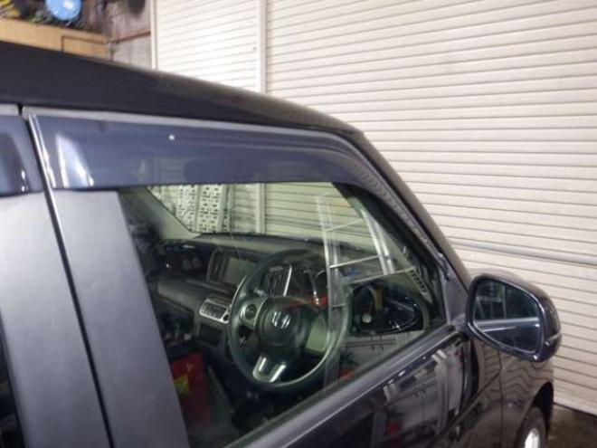 N-ONEG SSパッケージ 4WD　本州仕入れ　4WD　SDナビ　フルセグTV　バックカメラ　USB接続　前席シートヒーター　ステアリングスイッチ　HID　スマートキー　プッシュスタート　ドアバイザー 660