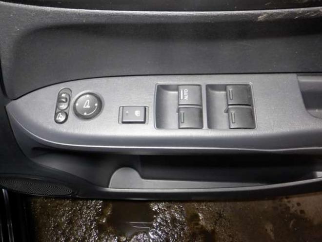 N-ONEG SSパッケージ 4WD　本州仕入れ　4WD　SDナビ　フルセグTV　バックカメラ　USB接続　前席シートヒーター　ステアリングスイッチ　HID　スマートキー　プッシュスタート　ドアバイザー 660