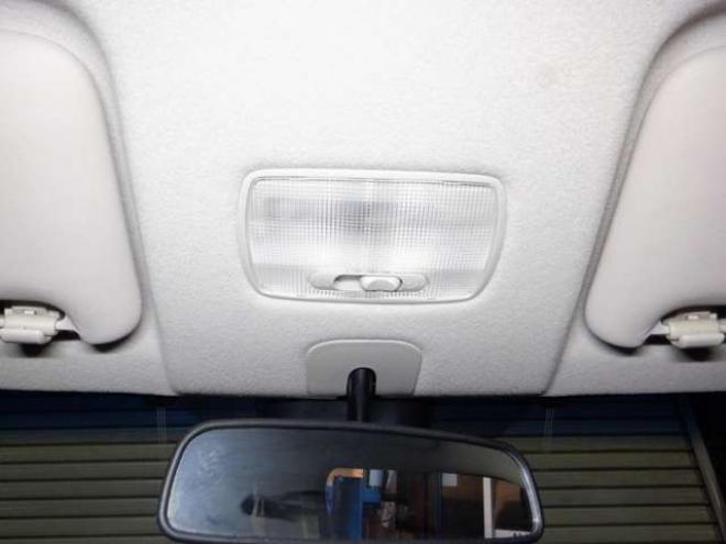 N-ONEG SSパッケージ 4WD　本州仕入れ　4WD　SDナビ　フルセグTV　バックカメラ　USB接続　前席シートヒーター　ステアリングスイッチ　HID　スマートキー　プッシュスタート　ドアバイザー 660