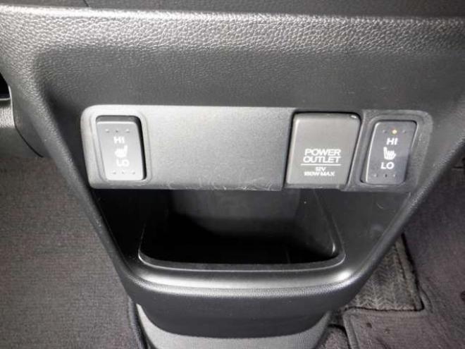 N-ONEG SSパッケージ 4WD　本州仕入れ　4WD　SDナビ　フルセグTV　バックカメラ　USB接続　前席シートヒーター　ステアリングスイッチ　HID　スマートキー　プッシュスタート　ドアバイザー 660