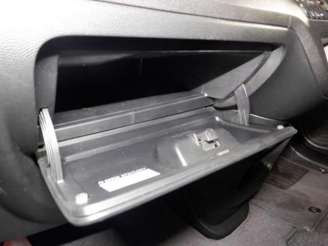 N-ONEG SSパッケージ 4WD　本州仕入れ　4WD　SDナビ　フルセグTV　バックカメラ　USB接続　前席シートヒーター　ステアリングスイッチ　HID　スマートキー　プッシュスタート　ドアバイザー 660