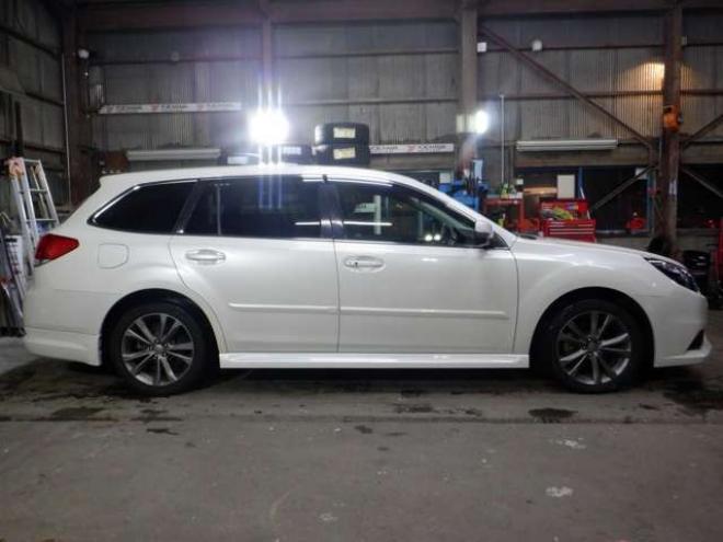 レガシィワゴン2.5 i Bスポーツ アイサイト Gパッケージ 4WD　本州仕入・後期型・ナビ・TV・B/T・Bカメラ・ハーフレザー・電動シート・衝突軽減・レーダークルーズ・アイドリングストップ・スマートキー・プッシュスタート・フォグランプ・パドルシフト・ 2500