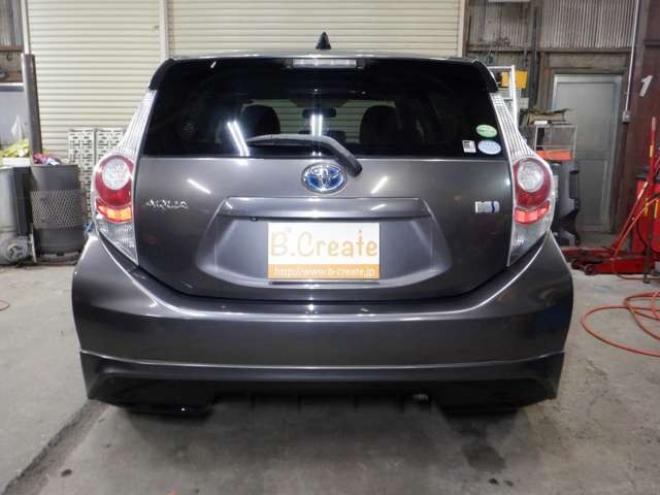 アクア1.5 G ブラックソフトレザーセレクション　本州仕入・ナビ・TV・B/T・レザーシート・本州仕入・純正エアロ・シートヒーター・ステアリングスイッチ・バックカメラ・スマートキー・プッシュスタート 2WD 1500