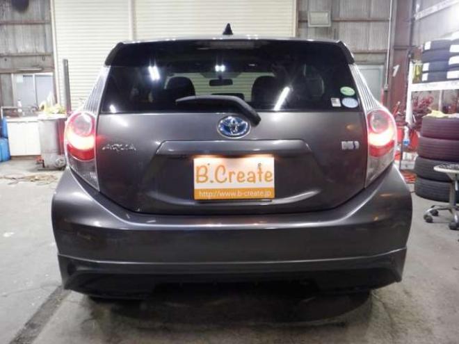 アクア1.5 G ブラックソフトレザーセレクション　本州仕入・ナビ・TV・B/T・レザーシート・本州仕入・純正エアロ・シートヒーター・ステアリングスイッチ・バックカメラ・スマートキー・プッシュスタート 2WD 1500