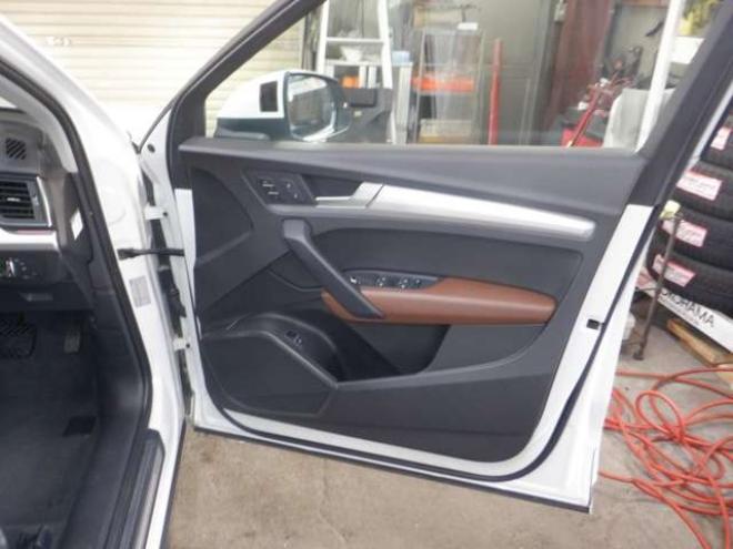 アウディQ5 2.0 TFSI クワトロ スポーツ ラグジュアリーパッケージ 4WD　茶革・ナビ・TV・B/T・F/S/Bカメラ・マトリクスLED・ヴァーチャルコックピット・電動リアゲート・シートヒーター・ACC・パワーシート・ETC・エアサス 正規輸入車 2000