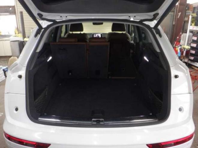 アウディQ5 2.0 TFSI クワトロ スポーツ ラグジュアリーパッケージ 4WD　茶革・ナビ・TV・B/T・F/S/Bカメラ・マトリクスLED・ヴァーチャルコックピット・電動リアゲート・シートヒーター・ACC・パワーシート・ETC・エアサス 正規輸入車 2000