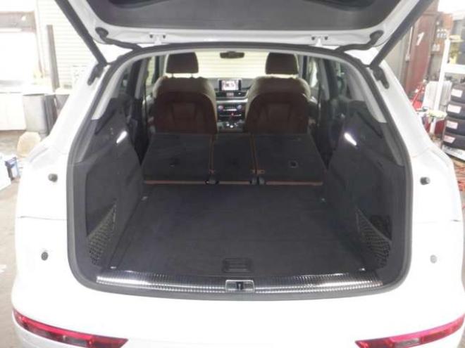 アウディQ5 2.0 TFSI クワトロ スポーツ ラグジュアリーパッケージ 4WD　茶革・ナビ・TV・B/T・F/S/Bカメラ・マトリクスLED・ヴァーチャルコックピット・電動リアゲート・シートヒーター・ACC・パワーシート・ETC・エアサス 正規輸入車 2000