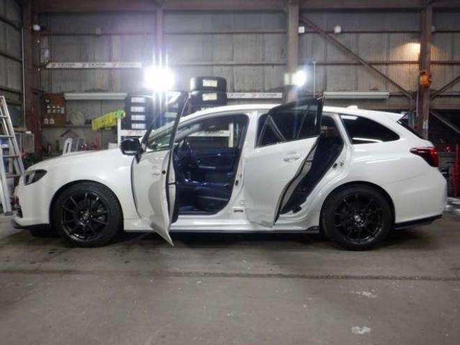 レヴォーグ1.6 GT-S アイサイト 4WD　本州仕入・ナビ・TV・B/T・Bカメラ・前席電動シート・LEDヘッドライト・LEDアクセサリーライナー・パドルシフト・クルコン・アイドリングストップ・衝突軽減・スマートキー・プッシュスタート・ 1600