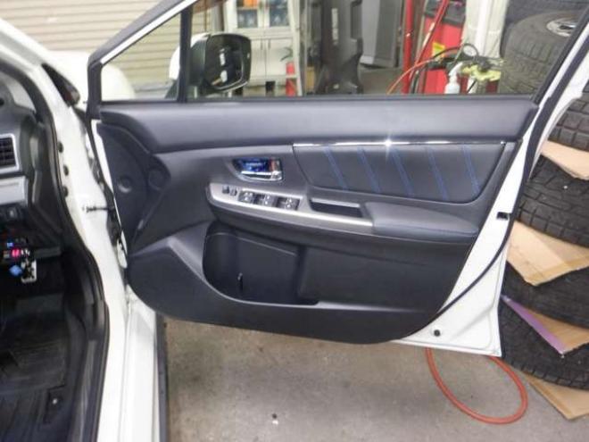 レヴォーグ1.6 GT-S アイサイト 4WD　本州仕入・ナビ・TV・B/T・Bカメラ・前席電動シート・LEDヘッドライト・LEDアクセサリーライナー・パドルシフト・クルコン・アイドリングストップ・衝突軽減・スマートキー・プッシュスタート・ 1600