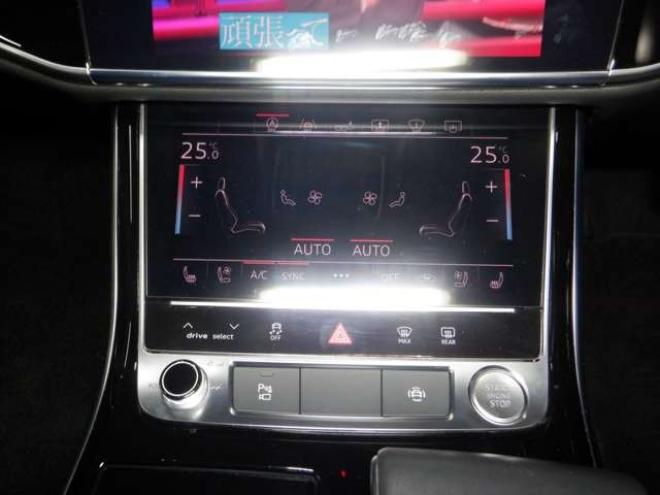 アウディA8 55 TFSI クワトロ 4WD　本州仕入・ナビ・TV・B/T・サンルーフ・黒革・360°カメラ・LEDヘッドライト・後席リモート・BANG&OLUSENサウンド・電動トランク・全席電動シート・全席パワークロージングドア・ヘッドアップディスプレイ 3000