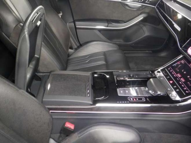 アウディA8 55 TFSI クワトロ 4WD　本州仕入・ナビ・TV・B/T・サンルーフ・黒革・360°カメラ・LEDヘッドライト・後席リモート・BANG&OLUSENサウンド・電動トランク・全席電動シート・全席パワークロージングドア・ヘッドアップディスプレイ 3000