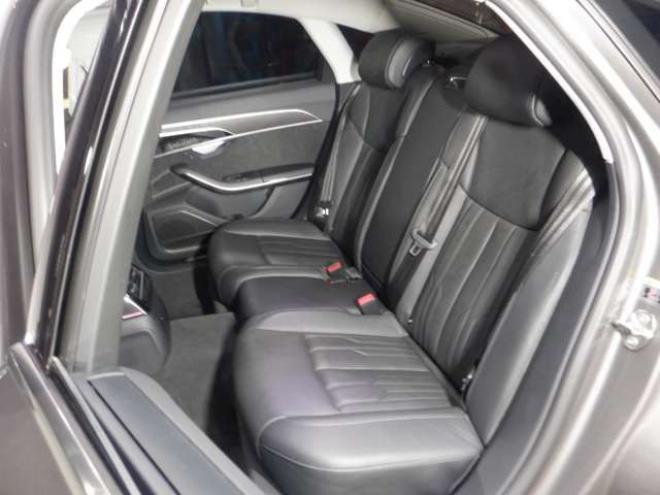 アウディA8 55 TFSI クワトロ 4WD　本州仕入・ナビ・TV・B/T・サンルーフ・黒革・360°カメラ・LEDヘッドライト・後席リモート・BANG&OLUSENサウンド・電動トランク・全席電動シート・全席パワークロージングドア・ヘッドアップディスプレイ 3000