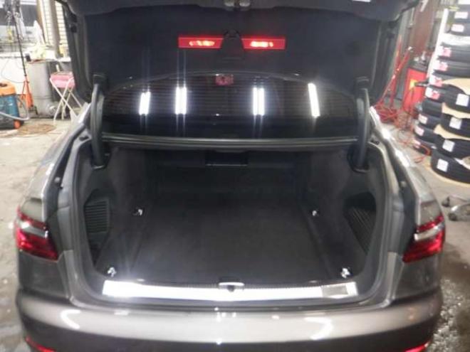 アウディA8 55 TFSI クワトロ 4WD　本州仕入・ナビ・TV・B/T・サンルーフ・黒革・360°カメラ・LEDヘッドライト・後席リモート・BANG&OLUSENサウンド・電動トランク・全席電動シート・全席パワークロージングドア・ヘッドアップディスプレイ 3000