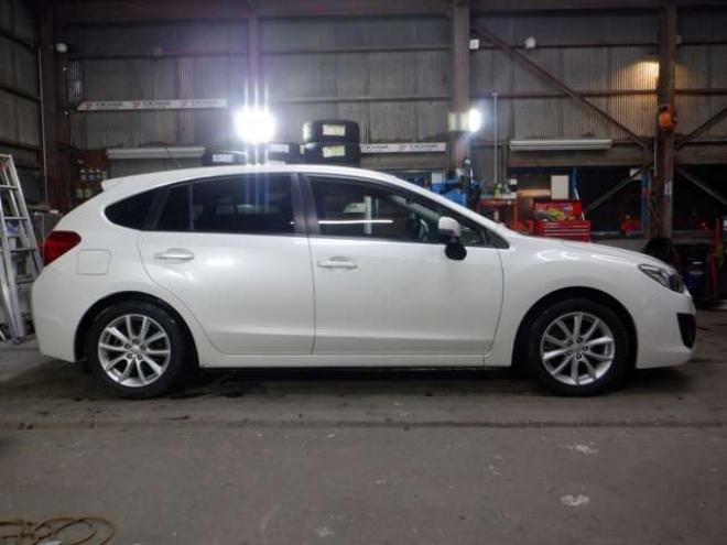 インプレッサスポーツ 2.0 i アイサイト 4WD　本州仕入　4WD　ナビ　フルセグTV  クルコン　バックカメラ　ETC　アイドリングストップ　衝突軽減ブレーキ　HID　フォグランプ　スマートキー　プッシュスタート 2000