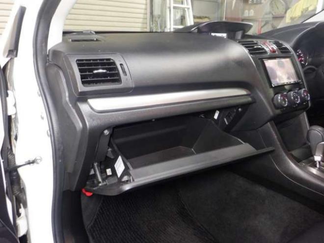 インプレッサスポーツ 2.0 i アイサイト 4WD　本州仕入　4WD　ナビ　フルセグTV  クルコン　バックカメラ　ETC　アイドリングストップ　衝突軽減ブレーキ　HID　フォグランプ　スマートキー　プッシュスタート 2000