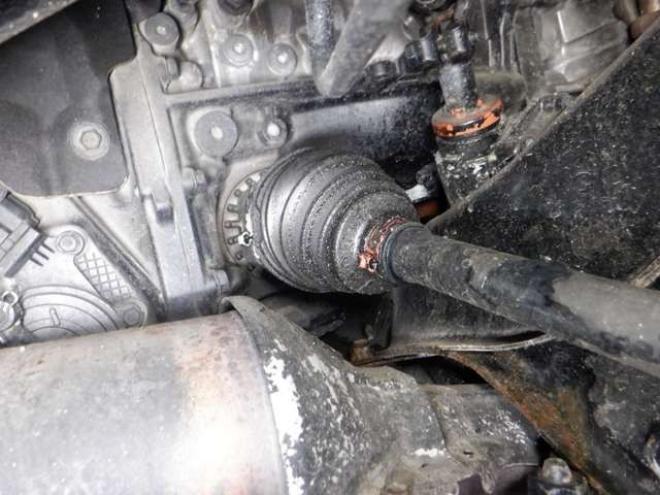 インプレッサスポーツ 2.0 i アイサイト 4WD　本州仕入　4WD　ナビ　フルセグTV  クルコン　バックカメラ　ETC　アイドリングストップ　衝突軽減ブレーキ　HID　フォグランプ　スマートキー　プッシュスタート 2000