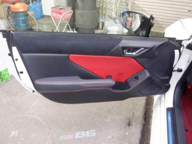 86GR86　2.4 RZ　ナビ・TV・B/T・Bカメラ・HKS車高調・SARDマフラー・LEDヘッドライト・ハーフレザー・シートヒーター・衝突軽減・ブラインドスポット・クルコン・レーンキープ・オートマチックハイビーム・クリアランスソナー 2WD 2400