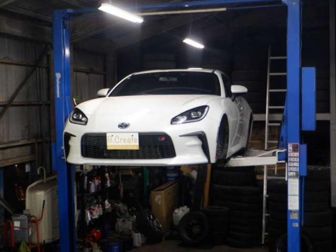 86GR86　2.4 RZ　ナビ・TV・B/T・Bカメラ・HKS車高調・SARDマフラー・LEDヘッドライト・ハーフレザー・シートヒーター・衝突軽減・ブラインドスポット・クルコン・レーンキープ・オートマチックハイビーム・クリアランスソナー 2WD 2400