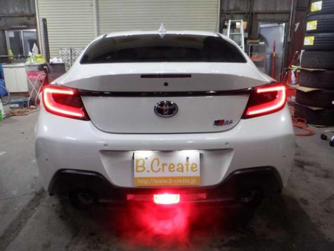 86GR86　2.4 RZ　ナビ・TV・B/T・Bカメラ・HKS車高調・SARDマフラー・LEDヘッドライト・ハーフレザー・シートヒーター・衝突軽減・ブラインドスポット・クルコン・レーンキープ・オートマチックハイビーム・クリアランスソナー 2WD 2400