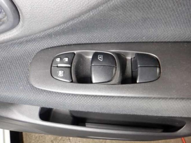 セレナ2.0 ハイウェイスター 4WD　本州仕入・後期型・ナビ・TV・B/T・Bカメラ・両側電動・インテリキー・プッシュスタート・アイドリングストップ・LEDヘッドライト・クルコン・ETC・ 2000