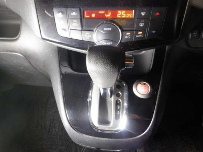 セレナ2.0 ハイウェイスター 4WD　本州仕入・後期型・ナビ・TV・B/T・Bカメラ・両側電動・インテリキー・プッシュスタート・アイドリングストップ・LEDヘッドライト・クルコン・ETC・ 2000