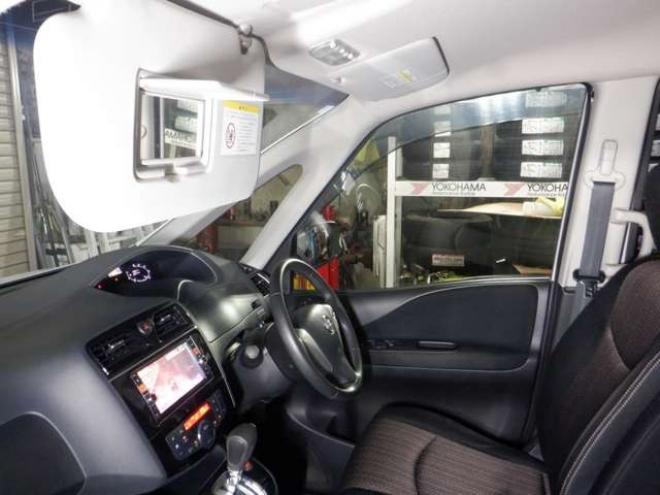 セレナ2.0 ハイウェイスター 4WD　本州仕入・後期型・ナビ・TV・B/T・Bカメラ・両側電動・インテリキー・プッシュスタート・アイドリングストップ・LEDヘッドライト・クルコン・ETC・ 2000