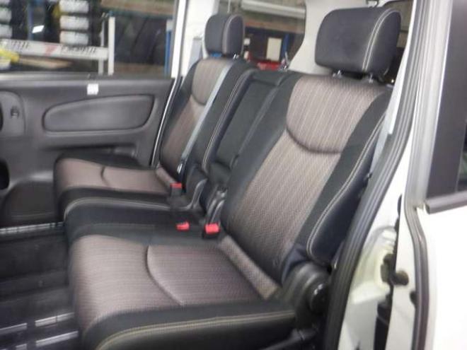 セレナ2.0 ハイウェイスター 4WD　本州仕入・後期型・ナビ・TV・B/T・Bカメラ・両側電動・インテリキー・プッシュスタート・アイドリングストップ・LEDヘッドライト・クルコン・ETC・ 2000