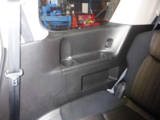 セレナ2.0 ハイウェイスター 4WD　本州仕入・後期型・ナビ・TV・B/T・Bカメラ・両側電動・インテリキー・プッシュスタート・アイドリングストップ・LEDヘッドライト・クルコン・ETC・ 2000