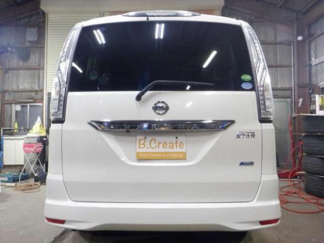 セレナ2.0 ハイウェイスター 4WD　本州仕入・後期型・ナビ・TV・B/T・Bカメラ・両側電動・インテリキー・プッシュスタート・アイドリングストップ・LEDヘッドライト・クルコン・ETC・ 2000