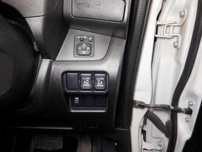 eKスペースカスタム T 4WD　ナビ・TV・Bカメラ・B/T・両側電動・ターボ・スマートキー・プッシュスタート・純正エンスタ・HID・ベンチシート・フォグランプ・リア席サンシェード・シートヒーター・寒冷地仕様 660