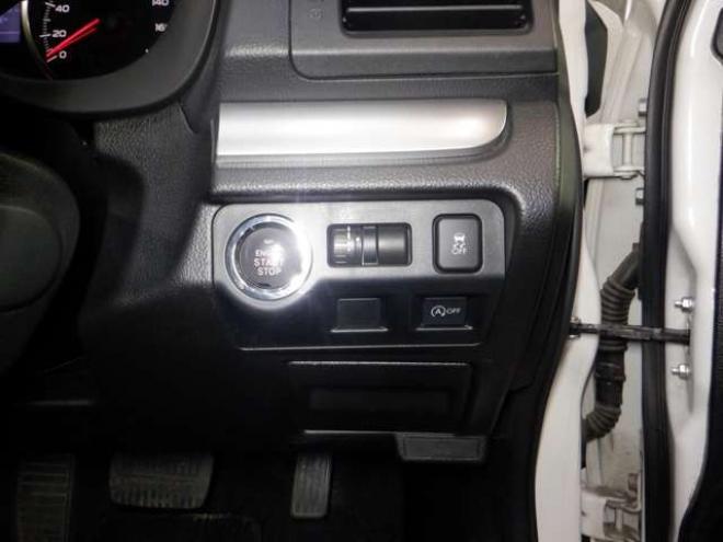 インプレッサスポーツ 1.6 i-L 4WD　ナビ・TV・B/T・Bカメラ・アイドリングストップ・スマートキー・プッシュスタート・HID・ヘッドライトウォッシャー・ETC・フォグランプ・オートエアコン・ドアバイザー・DVD再生 1600