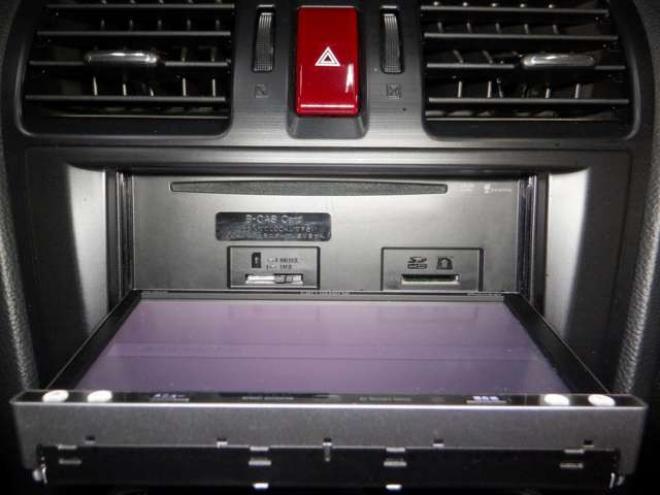 インプレッサスポーツ 1.6 i-L 4WD　ナビ・TV・B/T・Bカメラ・アイドリングストップ・スマートキー・プッシュスタート・HID・ヘッドライトウォッシャー・ETC・フォグランプ・オートエアコン・ドアバイザー・DVD再生 1600