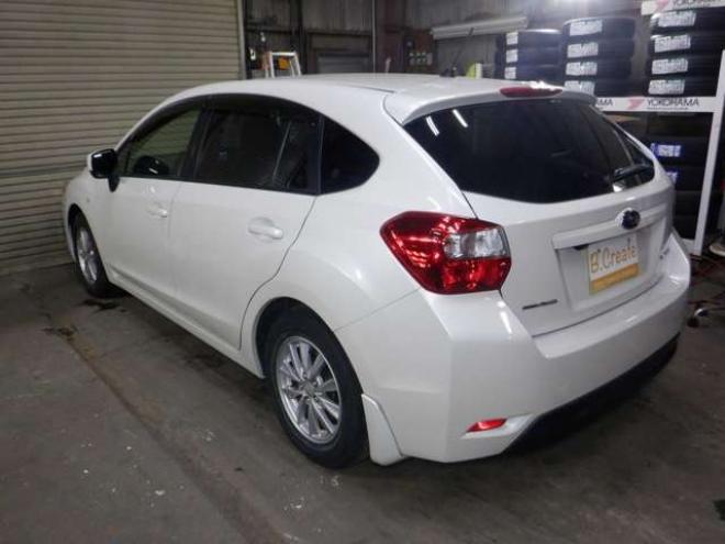 インプレッサスポーツ 1.6 i-L 4WD　ナビ・TV・B/T・Bカメラ・アイドリングストップ・スマートキー・プッシュスタート・HID・ヘッドライトウォッシャー・ETC・フォグランプ・オートエアコン・ドアバイザー・DVD再生 1600