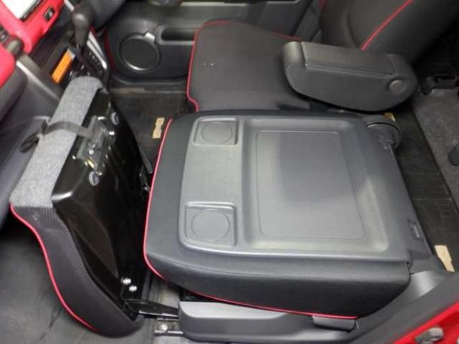 ハスラーJスタイル 4WD　ナビ・TV・Bカメラ・B/T・レーダーブレーキ・オープンカントリーR/Tタイヤ・シートヒーター・スマートキー・プッシュスタート・社外エンスタ・LEDフォグランプ・Aストップ・ツートンカラー・HID・オートライト 660